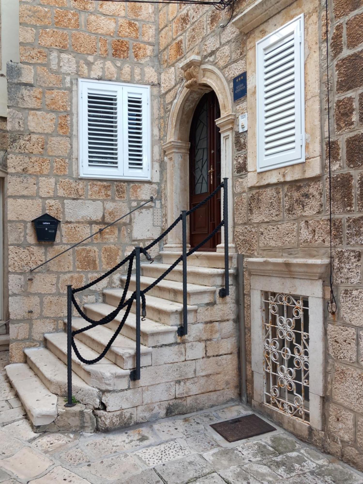 Studio Apartman Tedy Hotel Korcula Town Luaran gambar